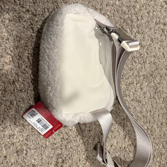 lululemon **SPECIAL** Chinese New Year Rabbit Belt Bag NWT - Picture 3 of 3